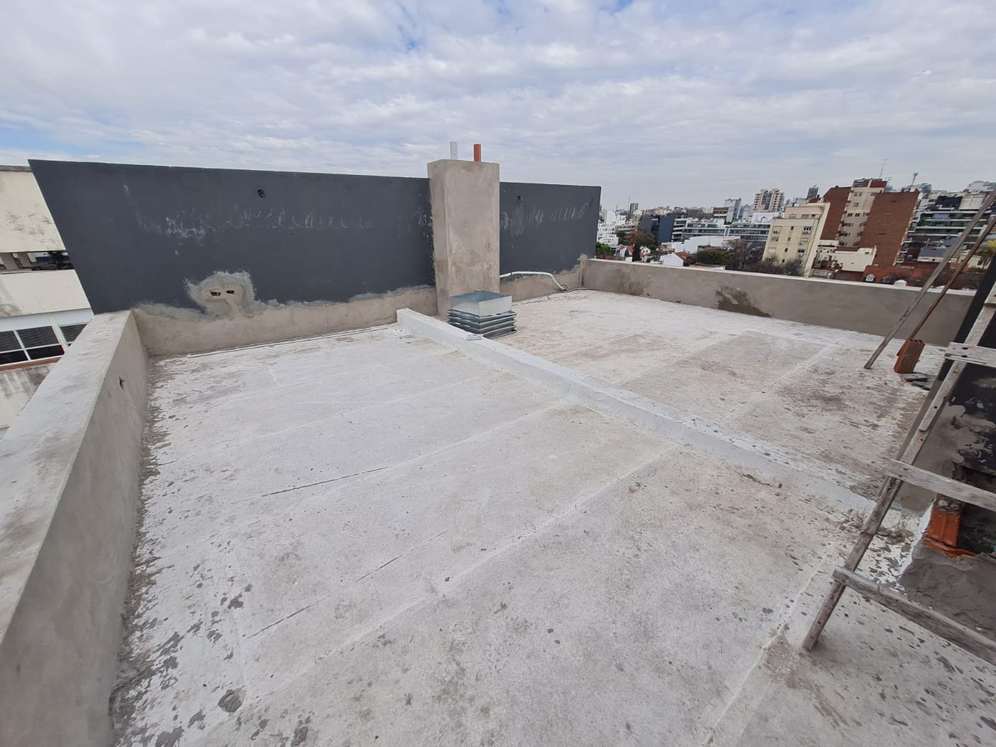 Azotea con vista abierta al barrio