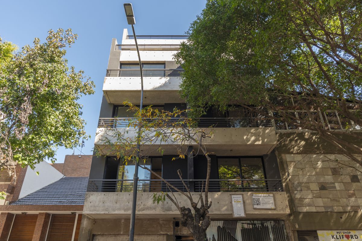 Fachada de Tronador 4056 desde la calle